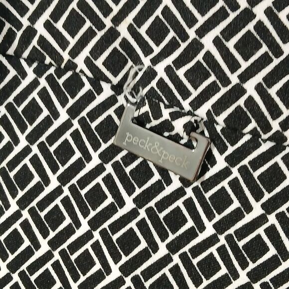 Peck & Peck Cropped Pull On Pants - Picture 7 of 7